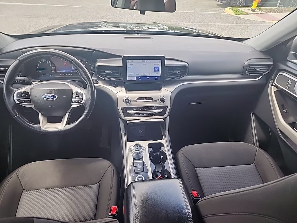 2022 Black Ford Explorer XLT 4X4 SUV