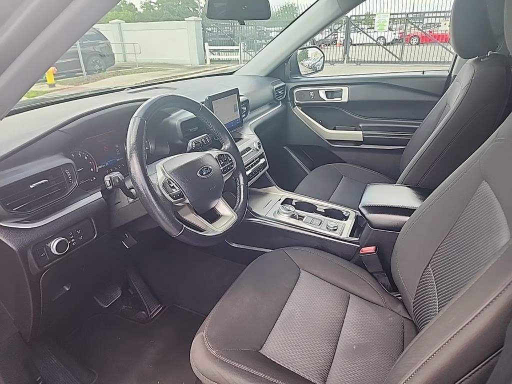 2022 Black Ford Explorer XLT 4X4 SUV