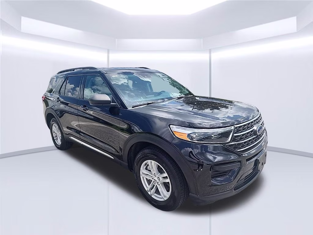 2022 Black Ford Explorer XLT 4X4 SUV