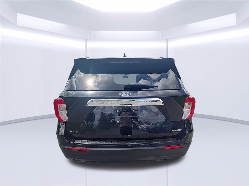 2022 Black Ford Explorer XLT 4X4 SUV