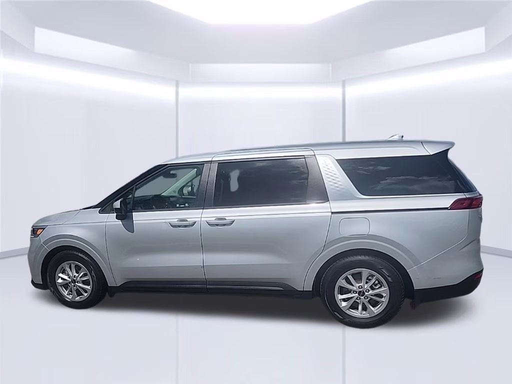 2022 Silver Kia Carnival LX FWD Van