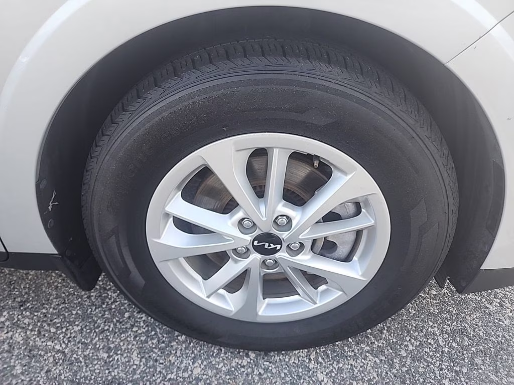 2022 Silver Kia Carnival LX FWD Van