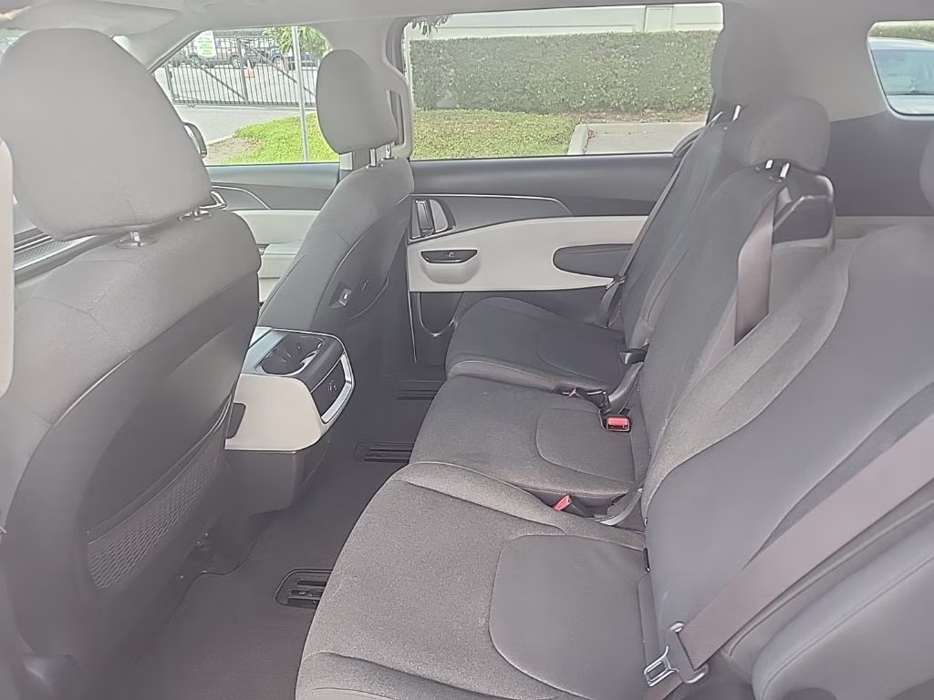 2022 Silver Kia Carnival LX FWD Van