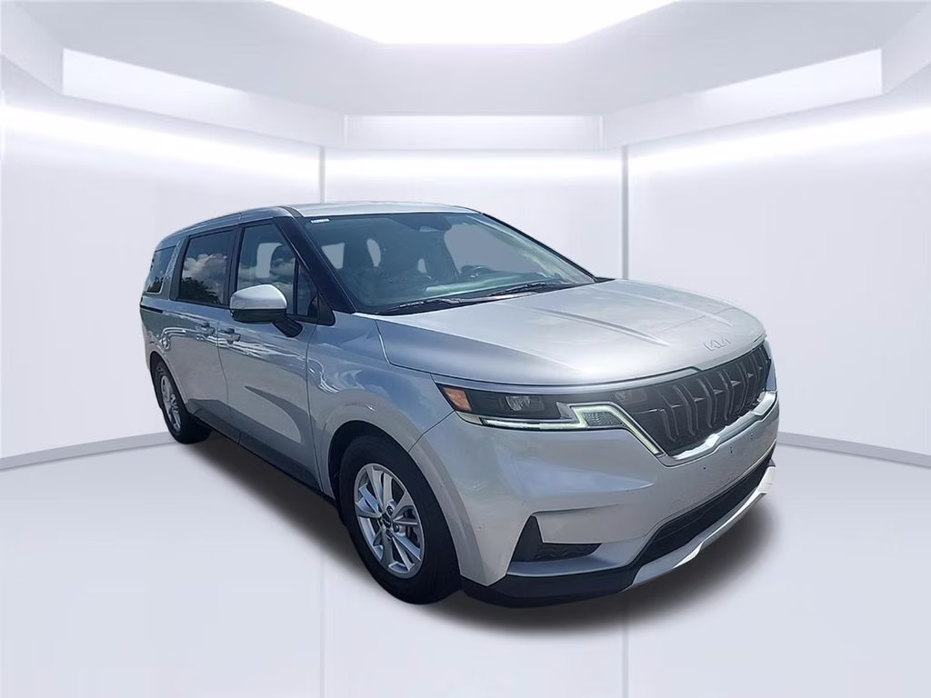 2022 Silver Kia Carnival LX FWD Van