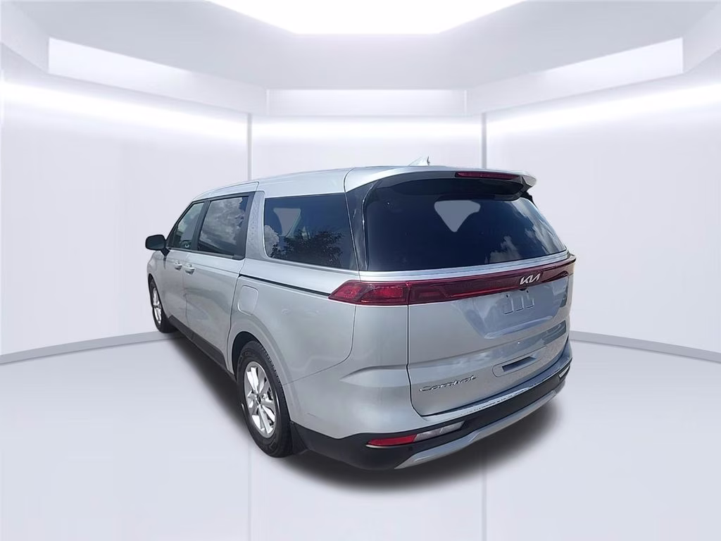 2022 Silver Kia Carnival LX FWD Van