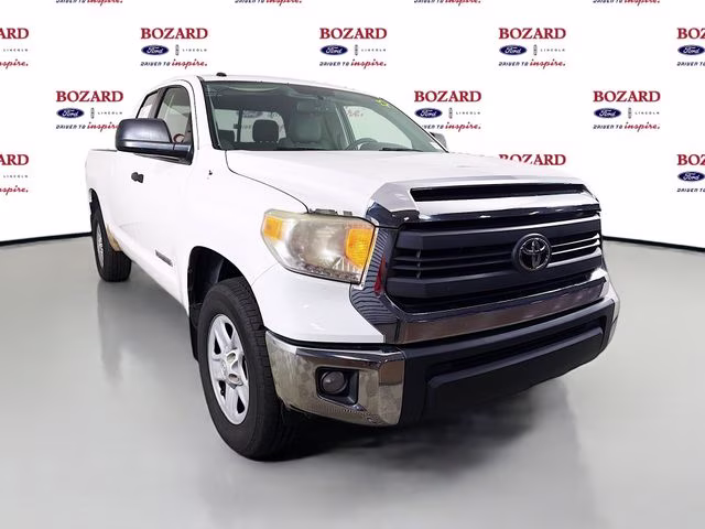 2014 Super White Toyota Tundra SR5 4.6L V8 RWD Truck