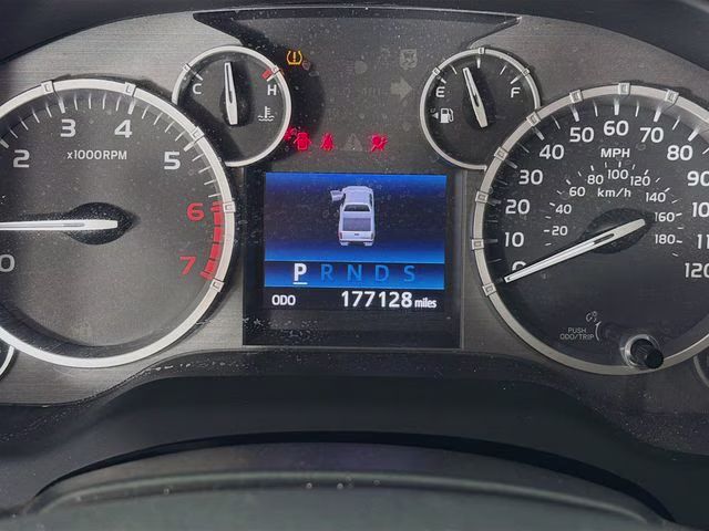 2014 Super White Toyota Tundra SR5 4.6L V8 RWD Truck