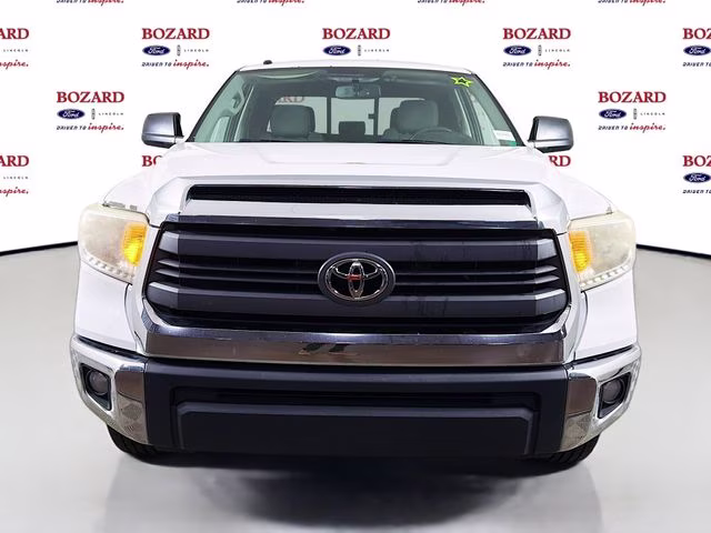 2014 Super White Toyota Tundra SR5 4.6L V8 RWD Truck