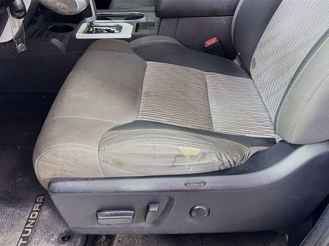 2014 Super White Toyota Tundra SR5 4.6L V8 RWD Truck