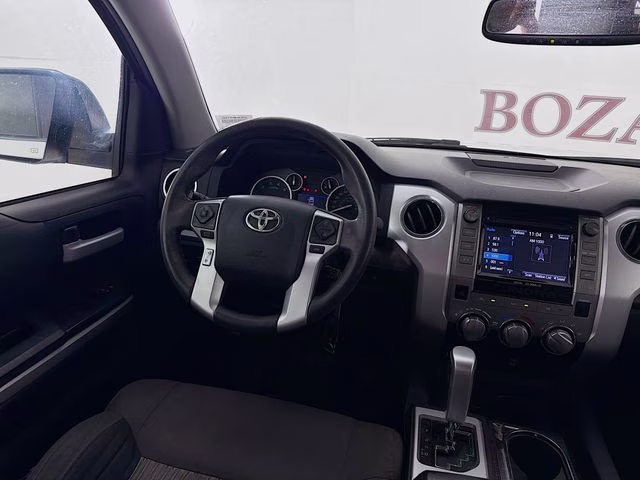 2014 Super White Toyota Tundra SR5 4.6L V8 RWD Truck