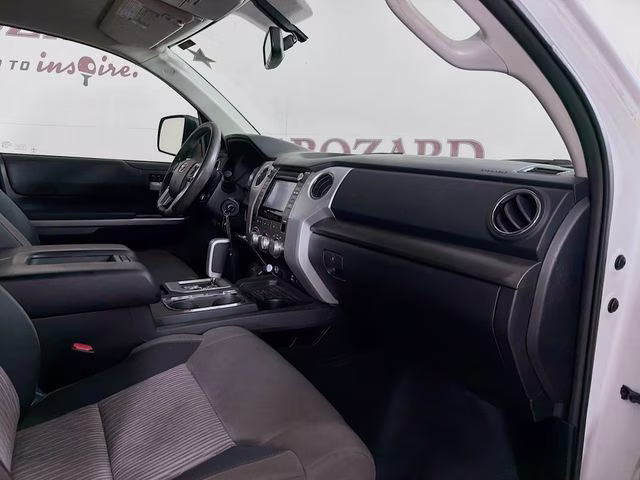 2014 Super White Toyota Tundra SR5 4.6L V8 RWD Truck
