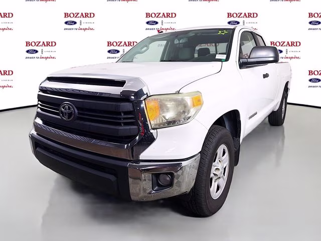 2014 Super White Toyota Tundra SR5 4.6L V8 RWD Truck