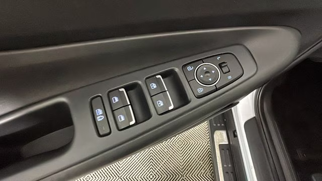 2022 White Hyundai Santa Fe XRT FWD SUV