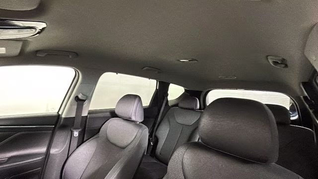 2022 White Hyundai Santa Fe XRT FWD SUV