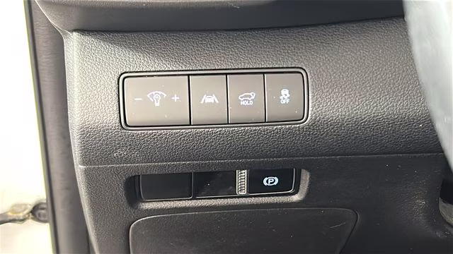 2022 White Hyundai Santa Fe XRT FWD SUV