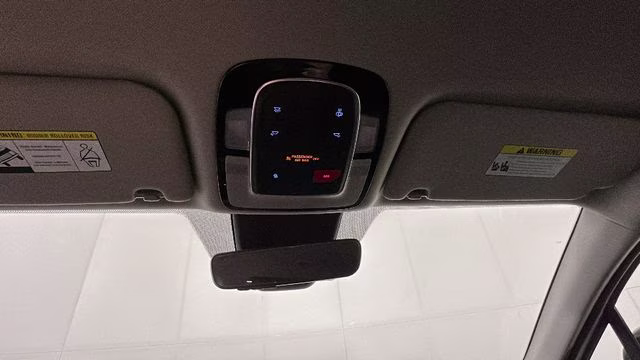 2022 White Hyundai Santa Fe XRT FWD SUV