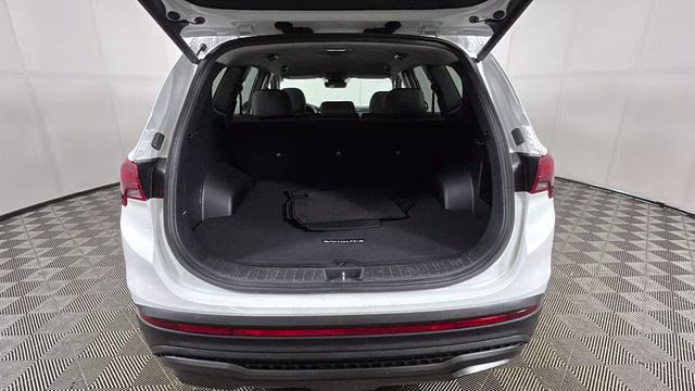 2022 White Hyundai Santa Fe XRT FWD SUV