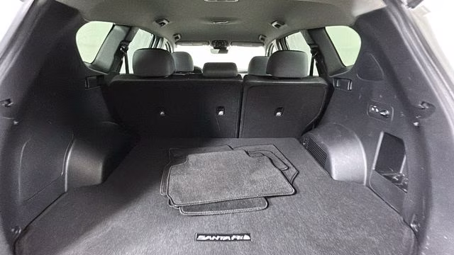 2022 White Hyundai Santa Fe XRT FWD SUV
