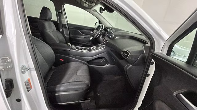2022 White Hyundai Santa Fe XRT FWD SUV