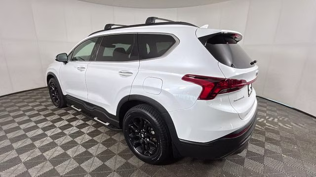 2022 White Hyundai Santa Fe XRT FWD SUV