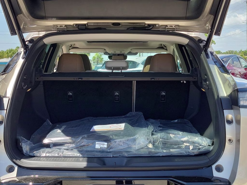 2026 Champagne Silver Metallic Nissan Murano Platinum AWD SUV