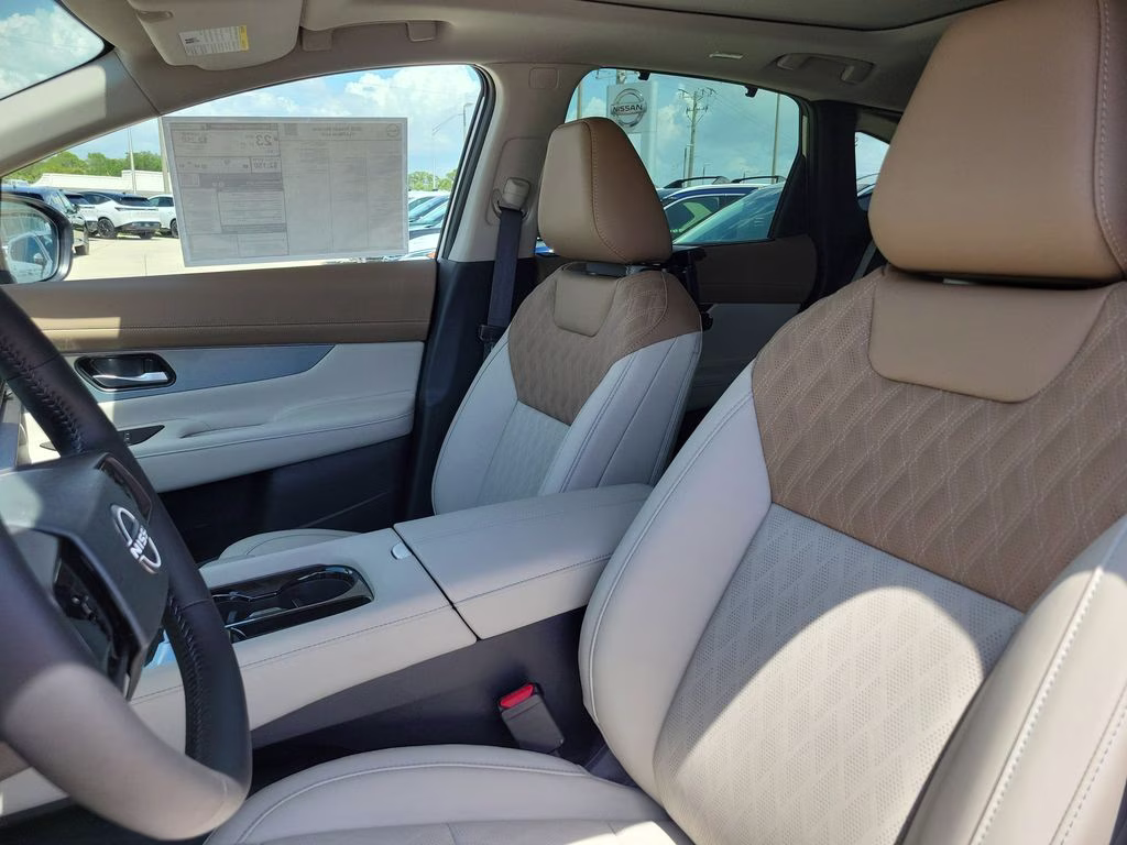 2026 Champagne Silver Metallic Nissan Murano Platinum AWD SUV