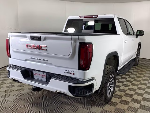 2022 Summit White GMC Sierra 1500 AT4 4X4 Truck