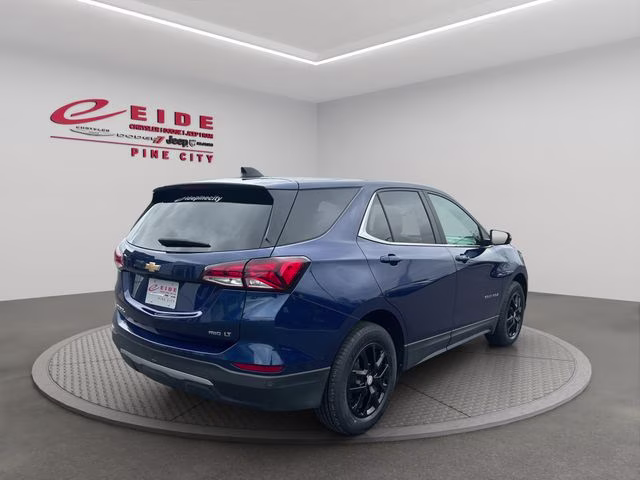 2022 Blue Glow Metallic Chevrolet Equinox LT AWD SUV