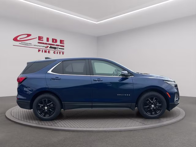 2022 Blue Glow Metallic Chevrolet Equinox LT AWD SUV