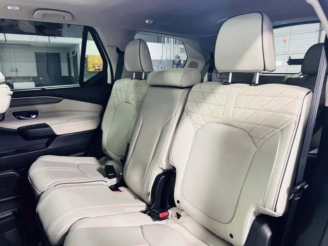 2026 Platinum White Pearl Honda Pilot Elite AWD SUV