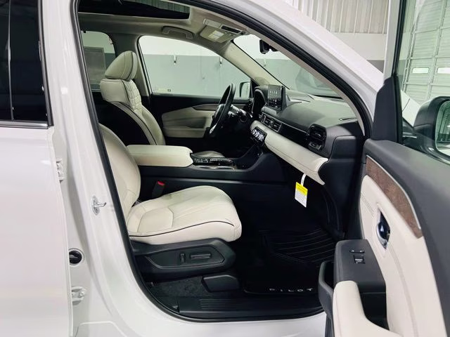 2026 Platinum White Pearl Honda Pilot Elite AWD SUV