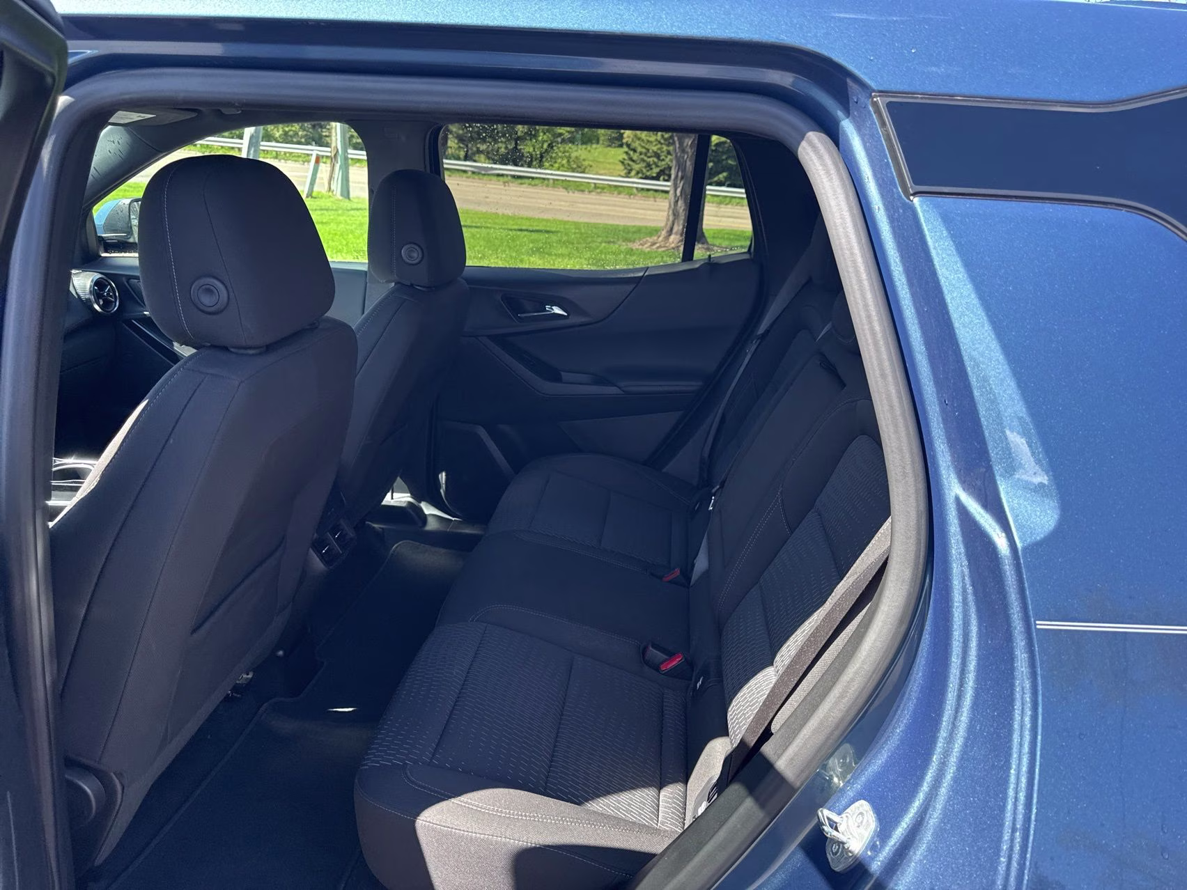 2025 Lakeshore Blue Metallic Chevrolet Equinox LT AWD SUV