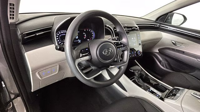 2023 Shimmering Silver Hyundai Tucson SEL FWD SUV