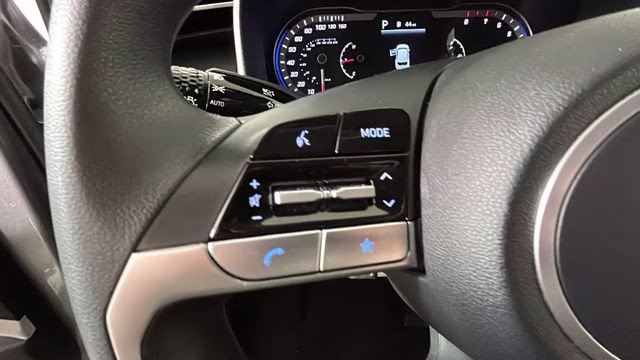 2023 Shimmering Silver Hyundai Tucson SEL FWD SUV