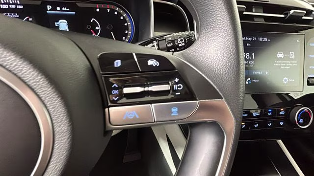 2023 Shimmering Silver Hyundai Tucson SEL FWD SUV