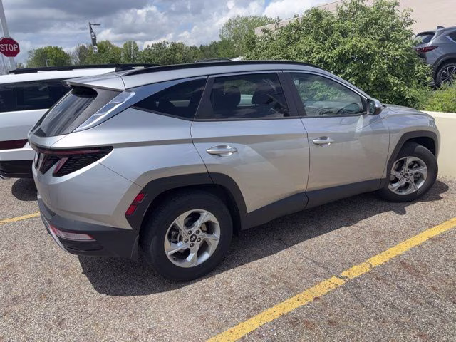 2023 Shimmering Silver Hyundai Tucson SEL FWD SUV