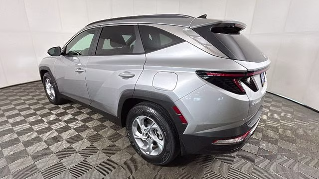 2023 Shimmering Silver Hyundai Tucson SEL FWD SUV