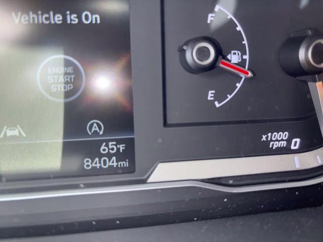 2023 Shimmering Silver Hyundai Tucson SEL FWD SUV