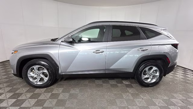 2023 Shimmering Silver Hyundai Tucson SEL FWD SUV