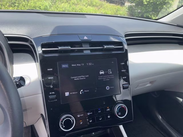 2023 Shimmering Silver Hyundai Tucson SEL FWD SUV