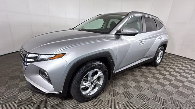 2023 Shimmering Silver Hyundai Tucson SEL FWD SUV