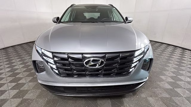 2023 Shimmering Silver Hyundai Tucson SEL FWD SUV