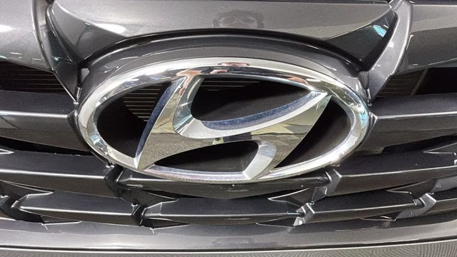 2023 Shimmering Silver Hyundai Tucson SEL FWD SUV