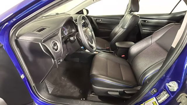 2018 Blue Toyota Corolla SE FWD Sedan