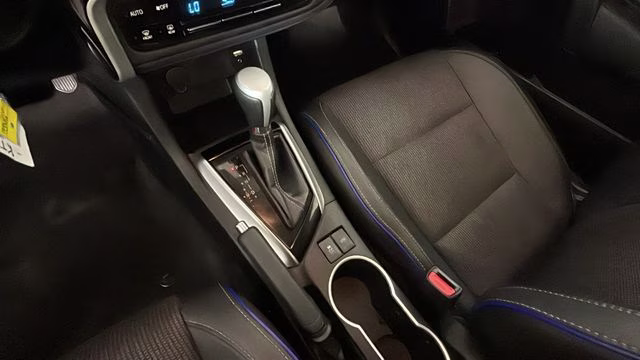 2018 Blue Toyota Corolla SE FWD Sedan