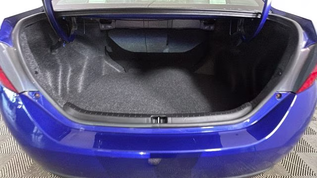 2018 Blue Toyota Corolla SE FWD Sedan