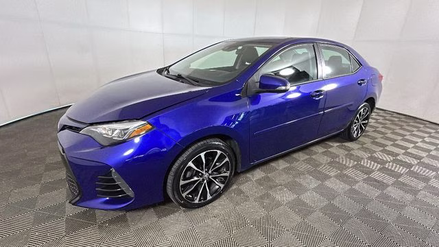 2018 Blue Toyota Corolla SE FWD Sedan
