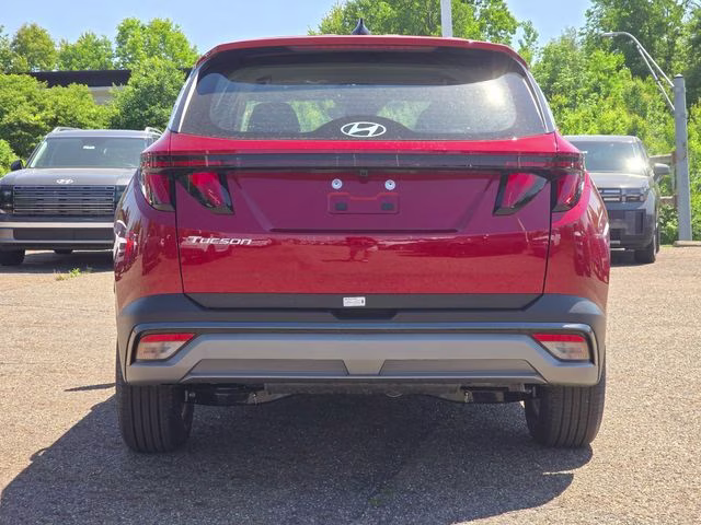 2026 Ultimate Red Hyundai Tucson SE FWD SUV