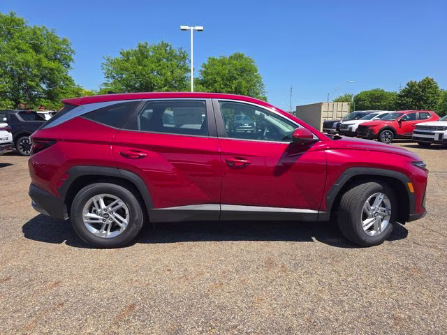 2026 Ultimate Red Hyundai Tucson SE FWD SUV