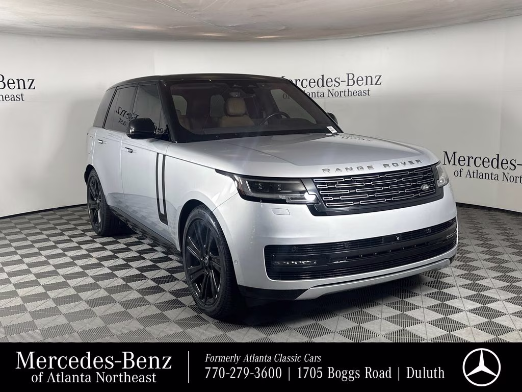 2023 Hakuba Silver Metallic Land Rover Range Rover SE AWD SUV